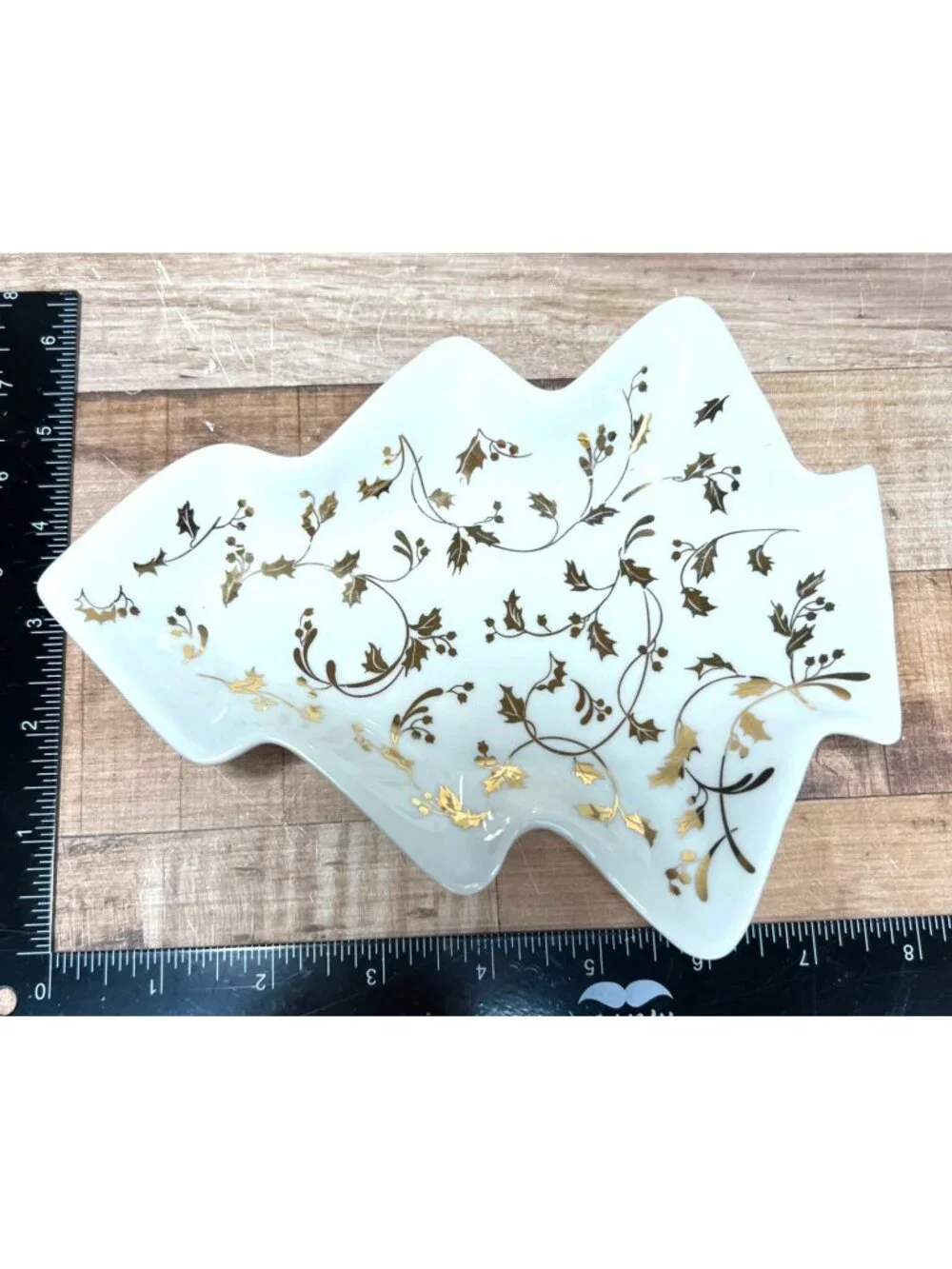 Christmas Tree Shaped Porcelain Decorative Dish With Gold Leaf Design
